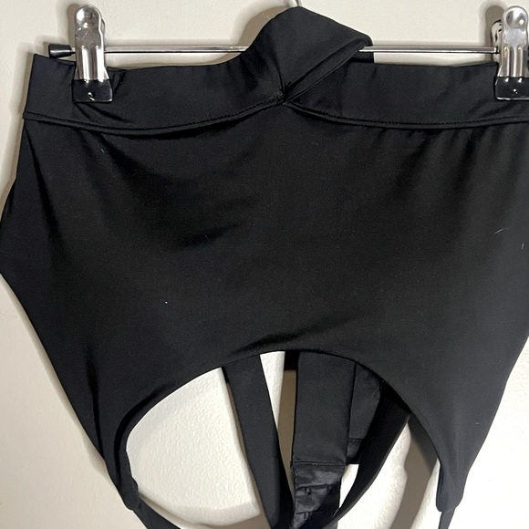 Hyba Wrap Round Low Support Sports Bra - Picture 3 of 4